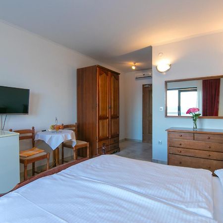 Adria Brela Apartments エクステリア 写真
