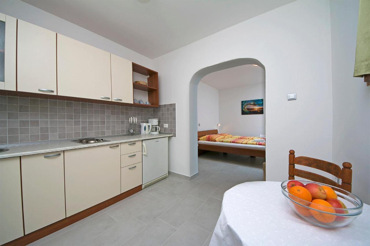 Adria Brela Apartments エクステリア 写真