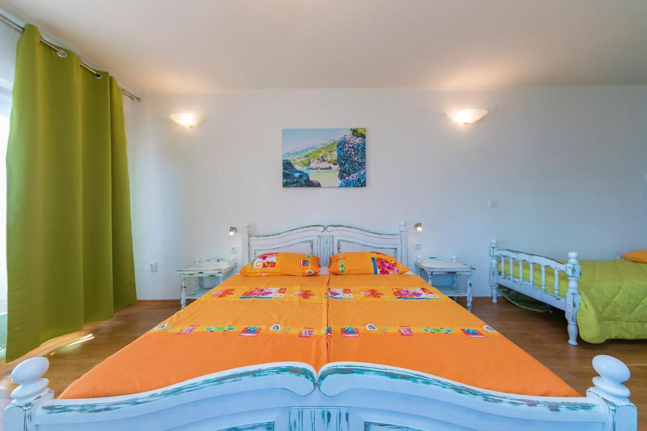 Adria Brela Apartments エクステリア 写真