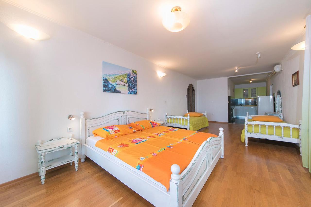 Adria Brela Apartments エクステリア 写真
