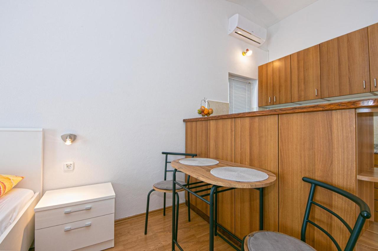 Adria Brela Apartments エクステリア 写真