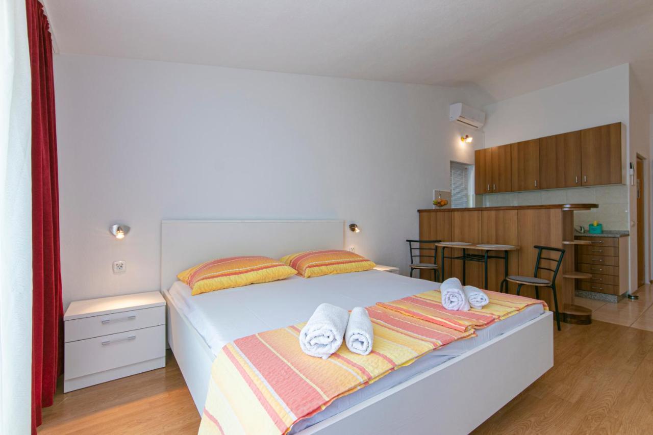 Adria Brela Apartments エクステリア 写真