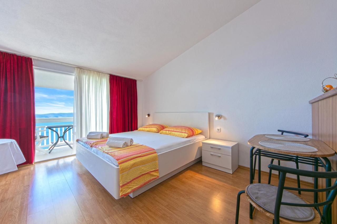 Adria Brela Apartments エクステリア 写真
