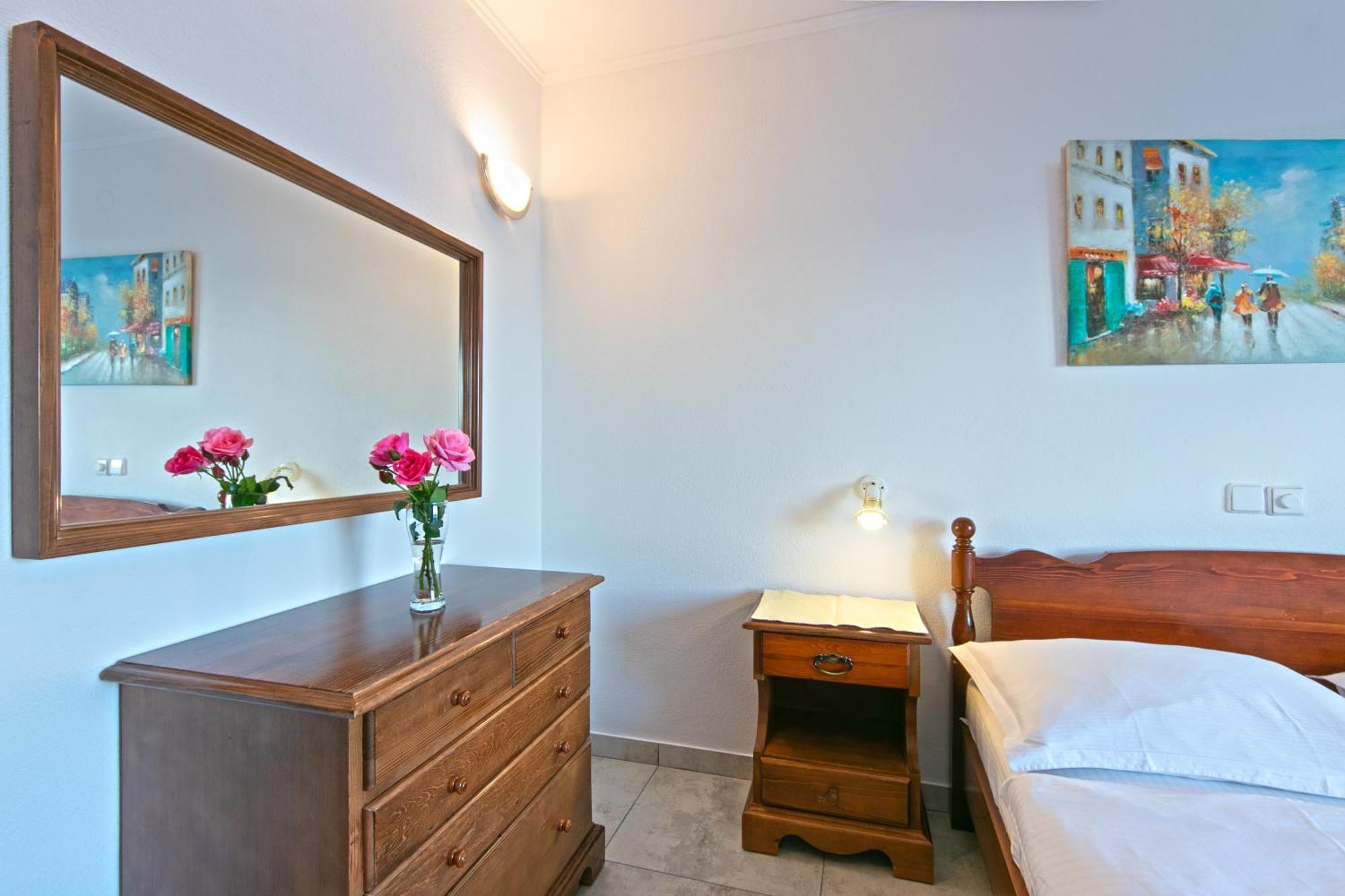 Adria Brela Apartments エクステリア 写真